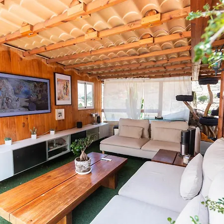 Friends'bed-room In Quiet Montain - Swimming Pool, Jacuzzi, Tv Outdoor - La Lezardiere ホームステイ *